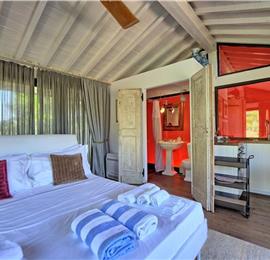 5 bedroom villa with pool and tennis court near San Gimignano, sleeps 10